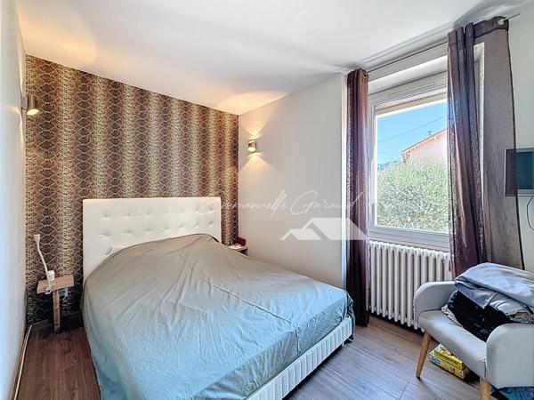 Millau (12100) Quartier des Aumières // Maison 6 pièces 105 m2 habitables environ avec jardin, piscine et spa