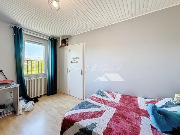 Millau (12100) Quartier des Aumières // Maison 6 pièces 105 m2 habitables environ avec jardin, piscine et spa