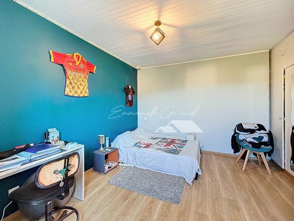 Millau (12100) Quartier des Aumières // Maison 6 pièces 105 m2 habitables environ avec jardin, piscine et spa