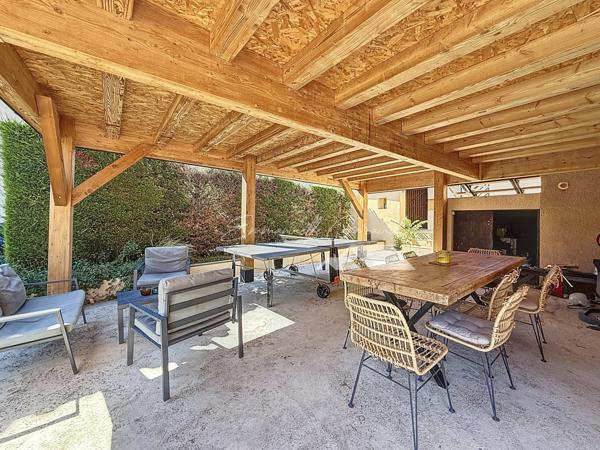 Millau (12100) Quartier des Aumières // Maison 6 pièces 105 m2 habitables environ avec jardin, piscine et spa