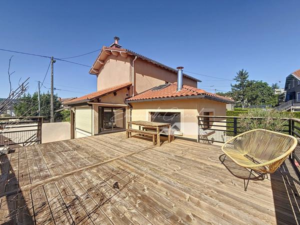 Millau (12100) Quartier des Aumières // Maison 6 pièces 105 m2 habitables environ avec jardin, piscine et spa