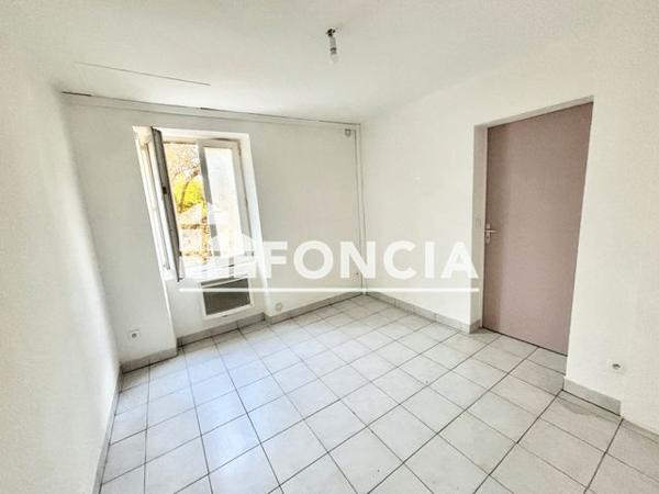 Location Studio 25 m² - 37 RUE DES BRANDONS Guilherand-granges 07500