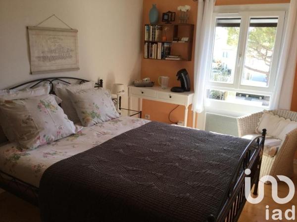 Maison traditionnelle 7 pièces de 233 m² à Valensole (04210)