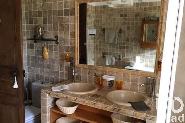 Maison traditionnelle 7 pièces de 233 m² à Valensole (04210)