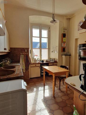 Grande propriété à vendre à La-Ferté-Bernard dans la Sarthe (72400), ref : 336