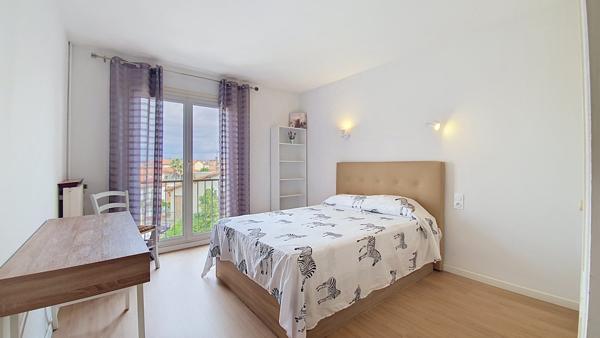 Grand appartement lumineux