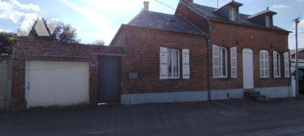 Maison à vendre à SAINS RICHAUMONT, comprenant une cuisine, un séjour, deux chambres communican...