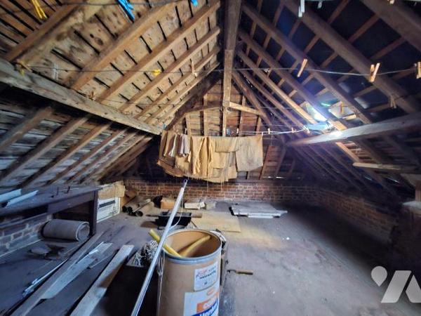 Maison à vendre à SAINS RICHAUMONT, comprenant une cuisine, un séjour, deux chambres communican...