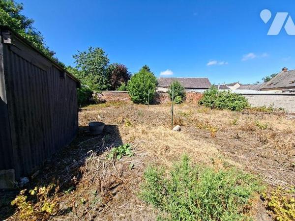 Maison à vendre à SAINS RICHAUMONT, comprenant une cuisine, un séjour, deux chambres communican...
