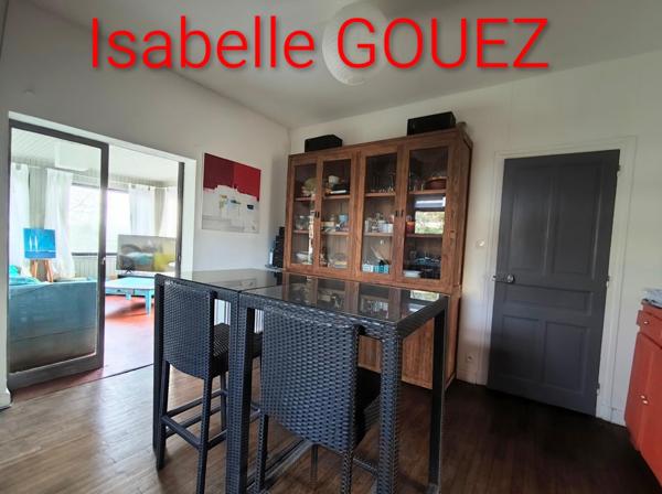 Bien avec petite vue mer lointaine quartier Cesson