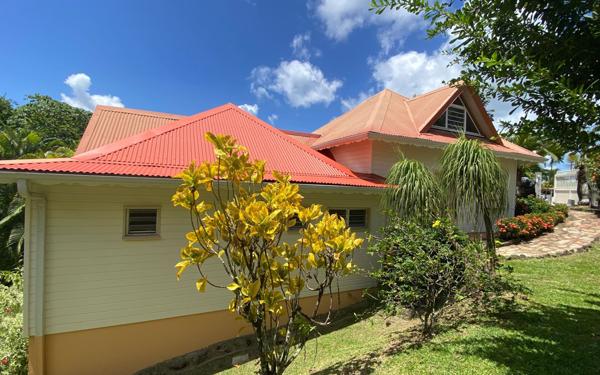 Maison à vendre    4 pièces •  Les Trois-Îlets