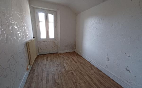 Maison à vendre    2 pièces •  Fleurat