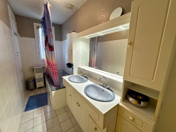 Pavillon 4 chambres + bureau avec terrain de 640m2