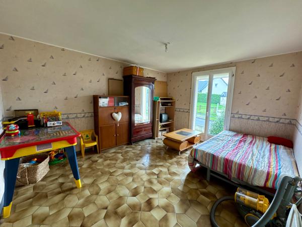 Pavillon 4 chambres + bureau avec terrain de 640m2