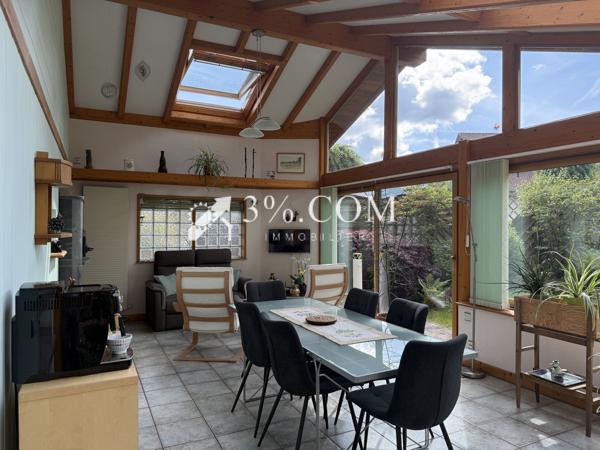 Maison
                                                                                                                                                                                                                                                                                                                        8 pièce(s)                                                                                                                                                                                                          5 chambre(s)                                                                                                                                                                                                          242  m²