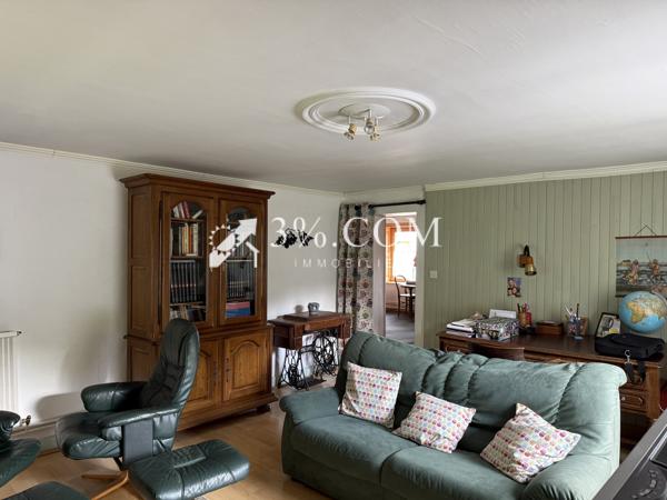 Maison
                                                                                                                                                                                                                                                                                                                        8 pièce(s)                                                                                                                                                                                                          5 chambre(s)                                                                                                                                                                                                          242  m²