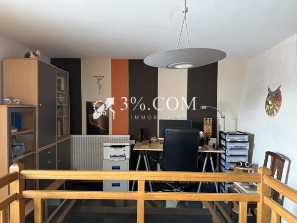 Maison
                                                                                                                                                                                                                                                                                                                        8 pièce(s)                                                                                                                                                                                                          5 chambre(s)                                                                                                                                                                                                          242  m²