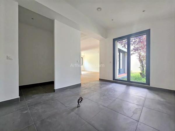Vente                                                      Maison
                        
                     6 pièces                      122 m2                     à Le Perreux-sur-Marne