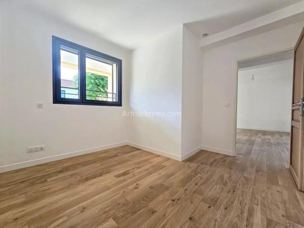 Vente                                                      Maison
                        
                     6 pièces                      122 m2                     à Le Perreux-sur-Marne