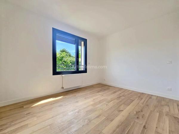 Vente                                                      Maison
                        
                     6 pièces                      122 m2                     à Le Perreux-sur-Marne