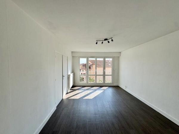 APPARTEMENT T2 A LOUER A ROANNE - CENTRE VILLE