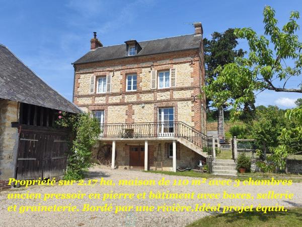 Propriété de 2.17 ha avec maison de 115 m² et dépendances