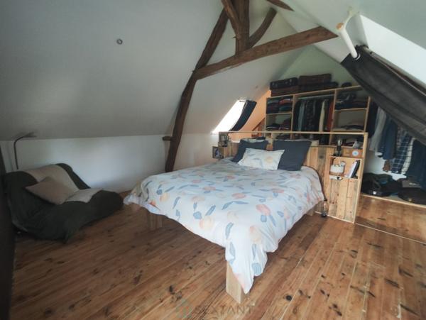 Propriété de 2.17 ha avec maison de 115 m² et dépendances