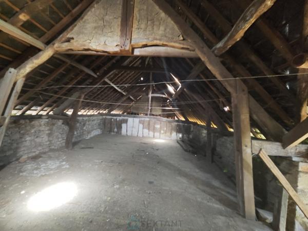 Propriété de 2.17 ha avec maison de 115 m² et dépendances
