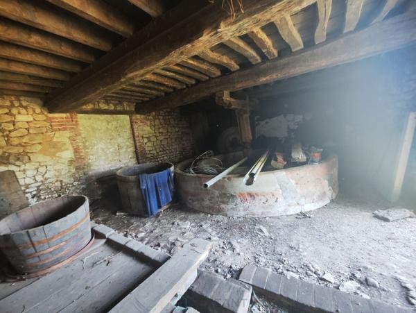 Propriété de 2.17 ha avec maison de 115 m² et dépendances