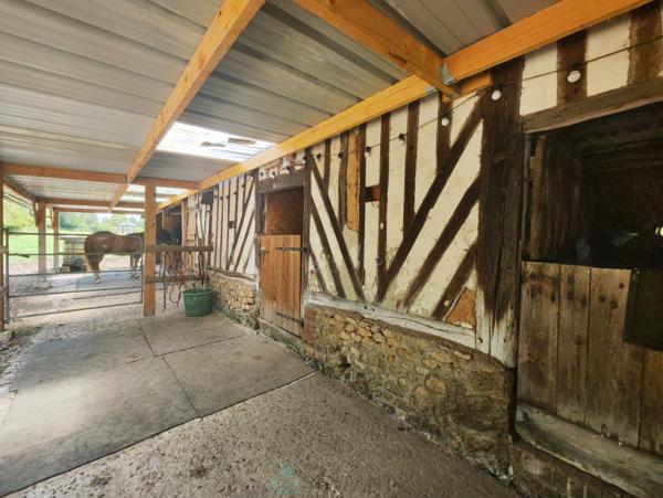 Propriété de 2.17 ha avec maison de 115 m² et dépendances