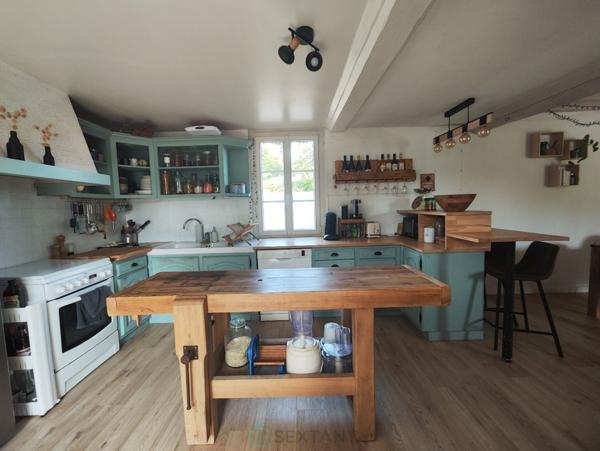 Propriété de 2.17 ha avec maison de 115 m² et dépendances
