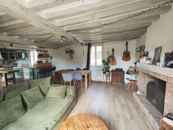 Propriété de 2.17 ha avec maison de 115 m² et dépendances