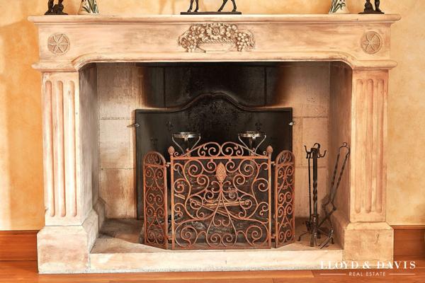 VILLA D’EXCEPTION DE 581 m² AVEC PATIO ET PARC