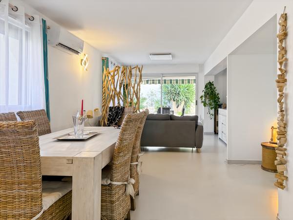 Mireval (34110) Maison 170 m2, 5 chambres, piscine, deux garages.