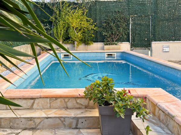 Mireval (34110) Maison 170 m2, 5 chambres, piscine, deux garages.