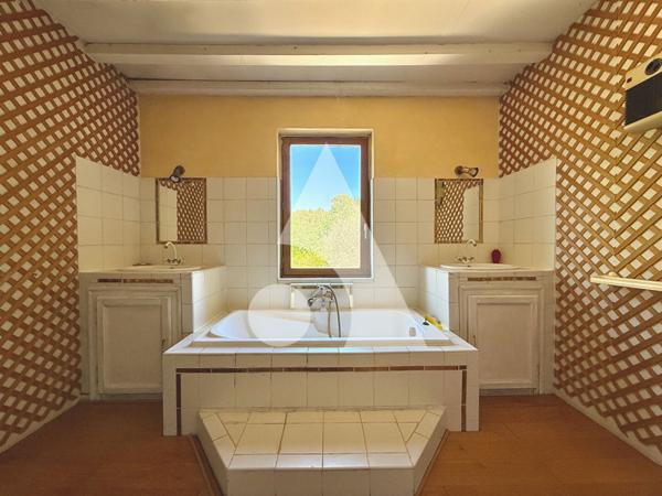 Maison 12 pièces 323 m2