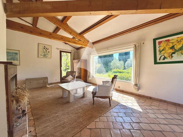 Maison 12 pièces 323 m2
