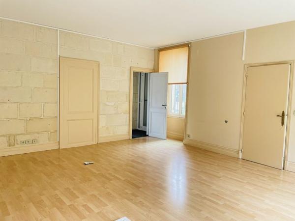 Maison immeuble Gémozac 220 m²