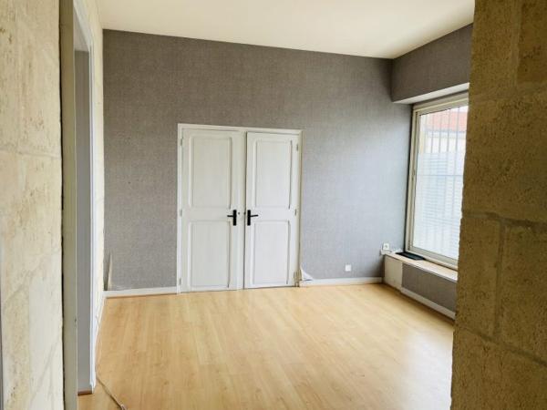 Maison immeuble Gémozac 220 m²