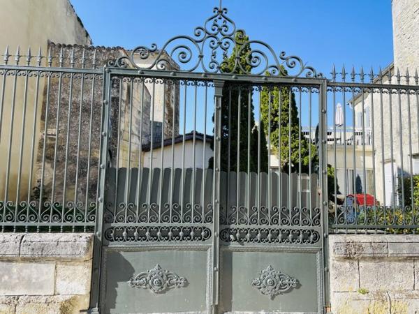 Maison immeuble Gémozac 220 m²