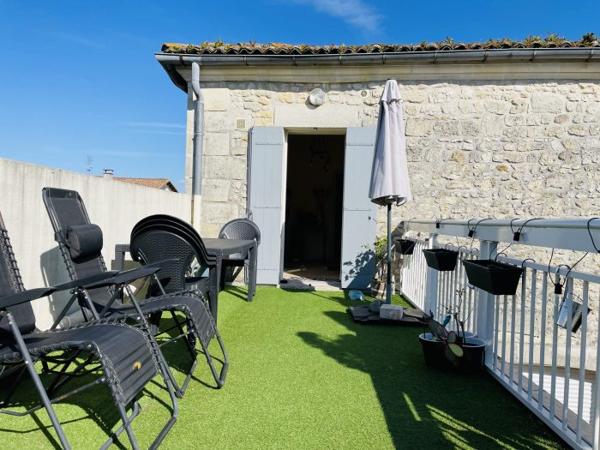 Maison immeuble Gémozac 220 m²