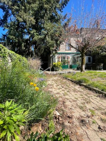 Charmante maison avec jardin et garage