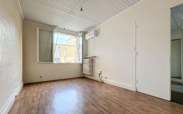 Appartement à vendre    3 pièces • 45 m2 Valence