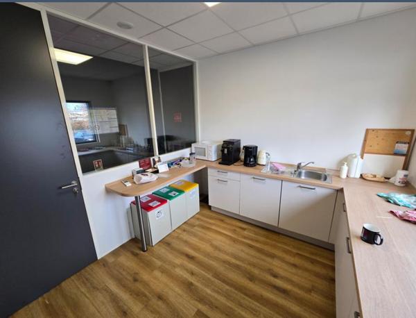 A LOUER - Local d'activité de 1.250 m² environ - NANTES EST