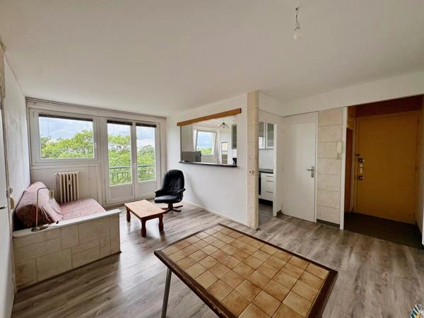 Vente                                                      Appartement
                        
                     2 pièces                      38 m2                     à Nantes