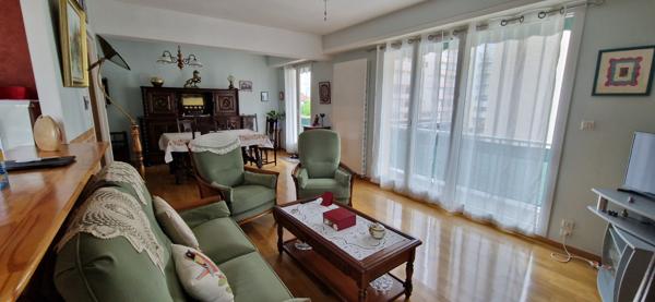 Pau (64000) Grand T3 sans vis à vis au calme dans une résidence sécurisée