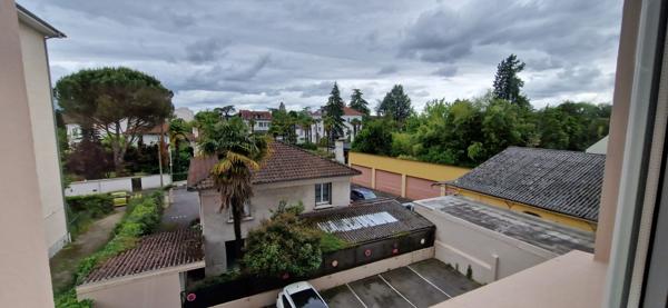 Pau (64000) Grand T3 sans vis à vis au calme dans une résidence sécurisée