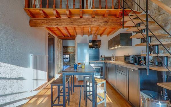 Immeuble à vendre    14 pièces • 345 m2 Romans-sur-Isère