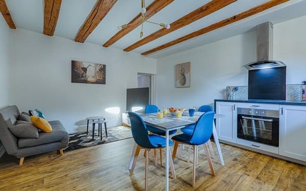 Immeuble à vendre    14 pièces • 345 m2 Romans-sur-Isère
