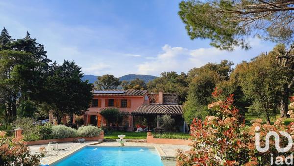 Maison à vendre 8 pièces 248 m² Bormes-les-Mimosas